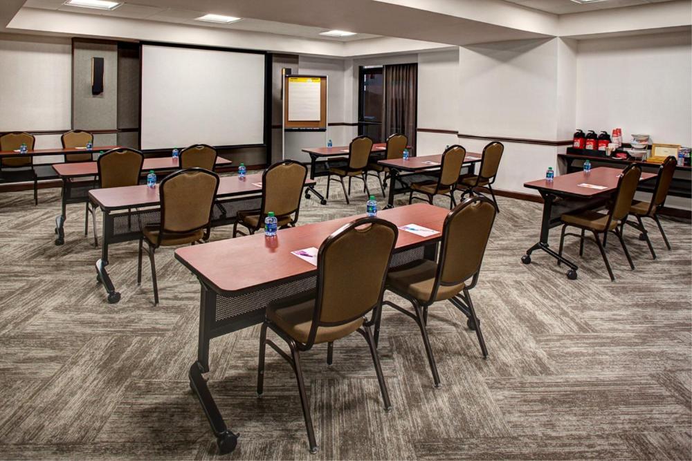 Hyatt Place Atlanta Buckhead Bagian luar foto